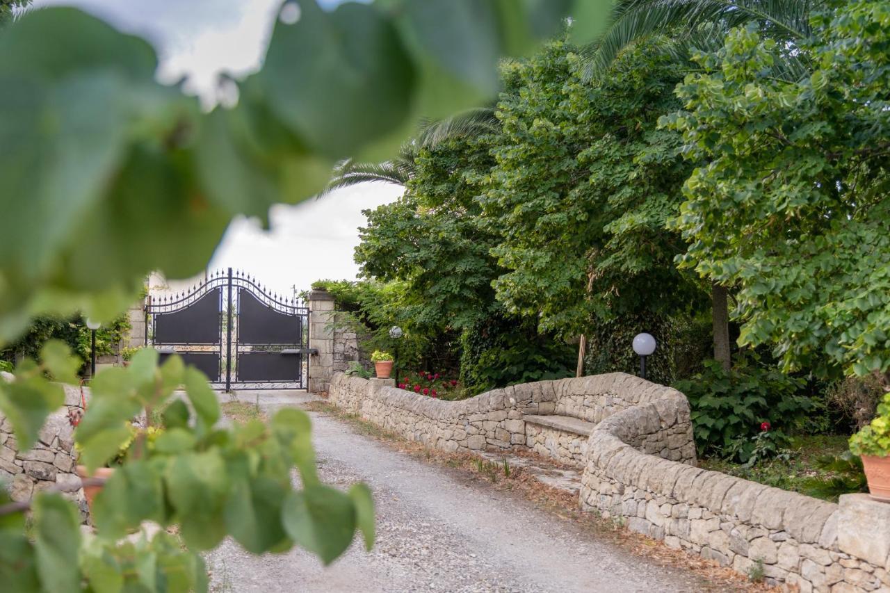 Casale Della Contea Guest House Modica Exterior photo