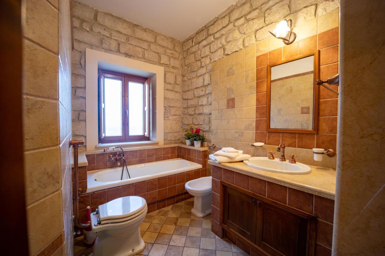 Casale Della Contea Guest House Modica Exterior photo