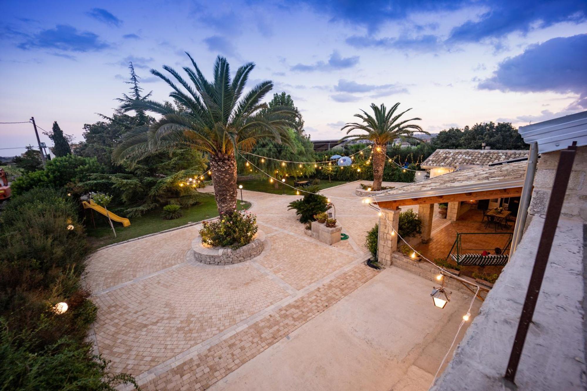 Casale Della Contea Guest House Modica Exterior photo